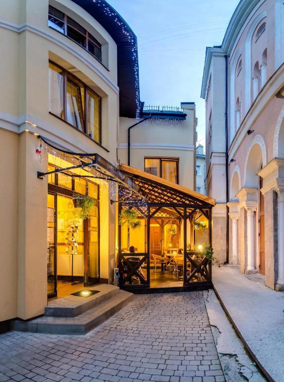 Pid Templem Hotell Ivano-Frankivsk Exteriör bild