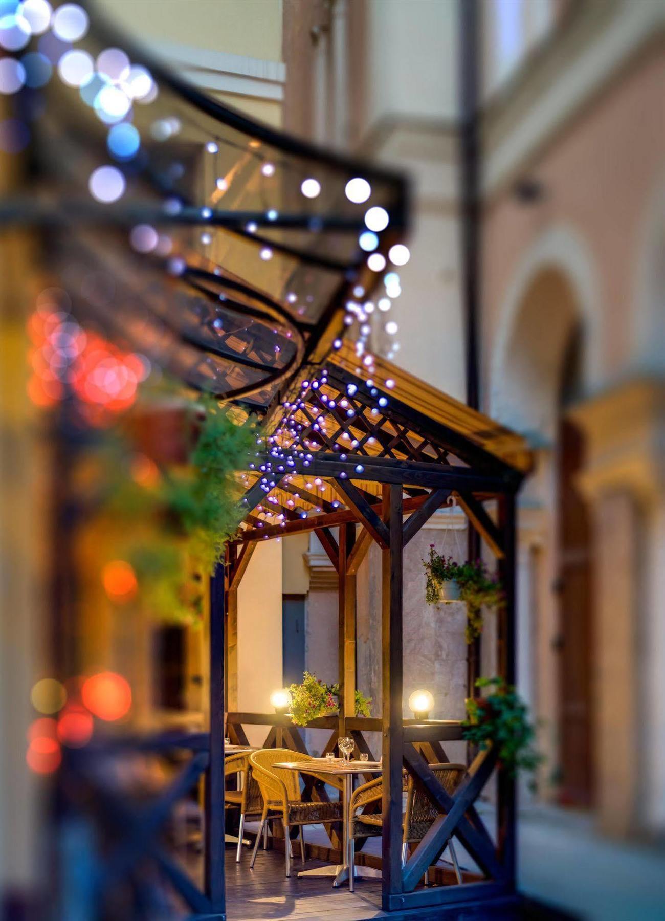 Pid Templem Hotell Ivano-Frankivsk Exteriör bild